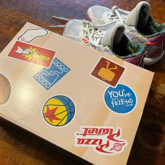 Adidas kids size 6 Toy Story basketball shoes - Picture 10 of 13